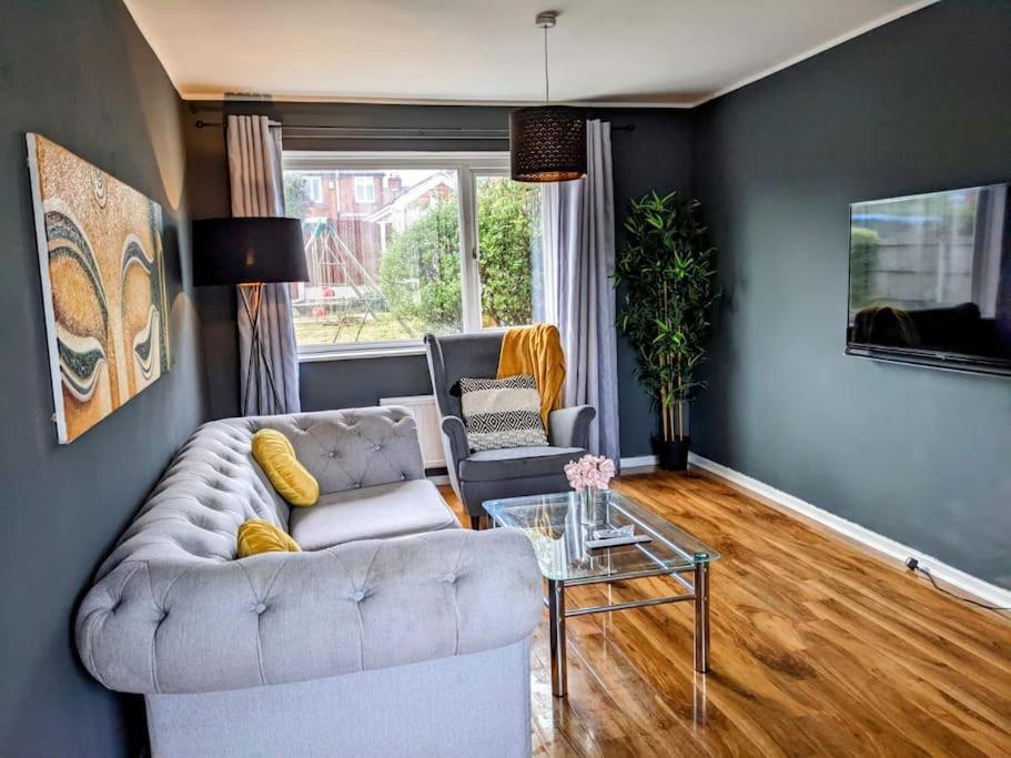 Hidden Gem !Stunning 3 Bedroom Home In Sheffield Handsworth Eksteriør bilde